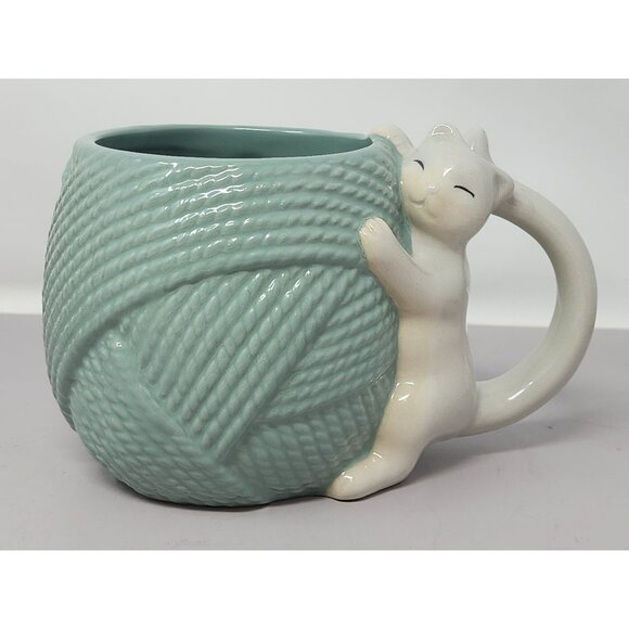 Cat & Yarn Ball Ceramic Mug Light Blue White‎ Celebrate Together Collectible - Picture 1 of 10